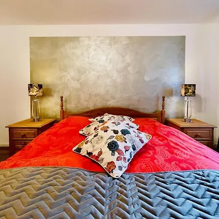Eifelsuiten - Suiten Mit Sauna, Kamin Und Balkon In Der Vulkaneifel - Kerpen Loogh Buitenkant foto