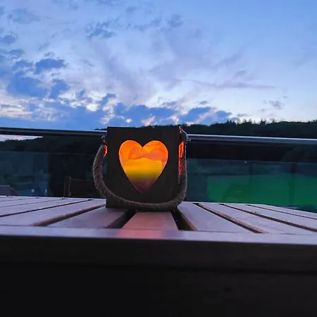 Eifelsuiten - Suiten Mit Sauna, Kamin Und Balkon In Der Vulkaneifel - Kerpen Loogh Buitenkant foto