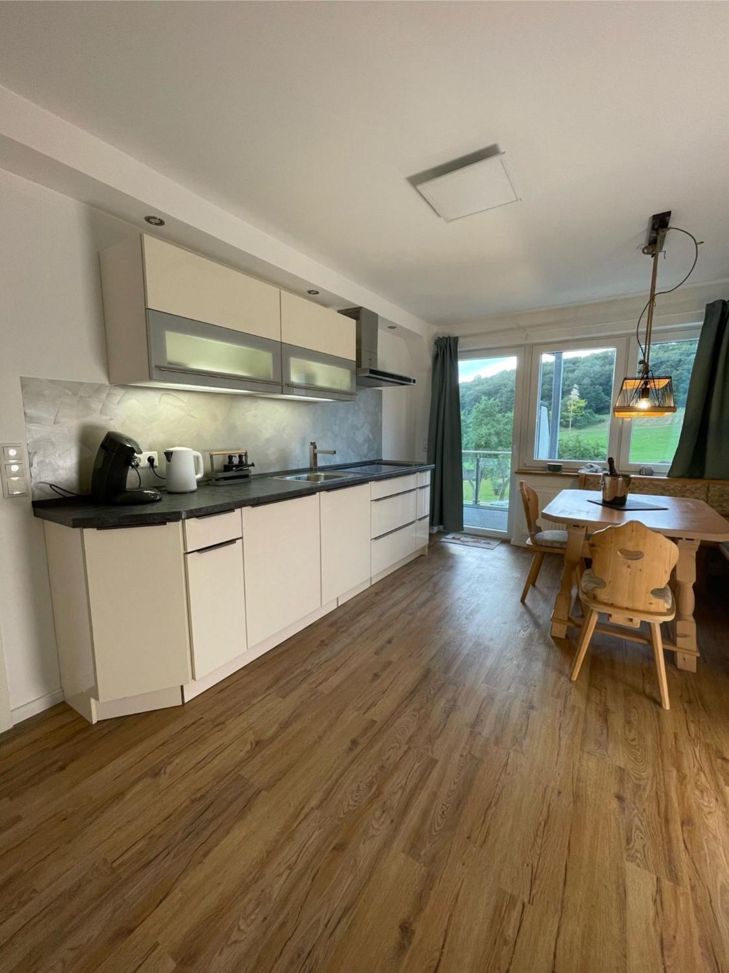 Apartment Eifelsuiten - Mit Sauna, Kamin Und Balkon In Der Vulkaneifel - Kerpen Loogh