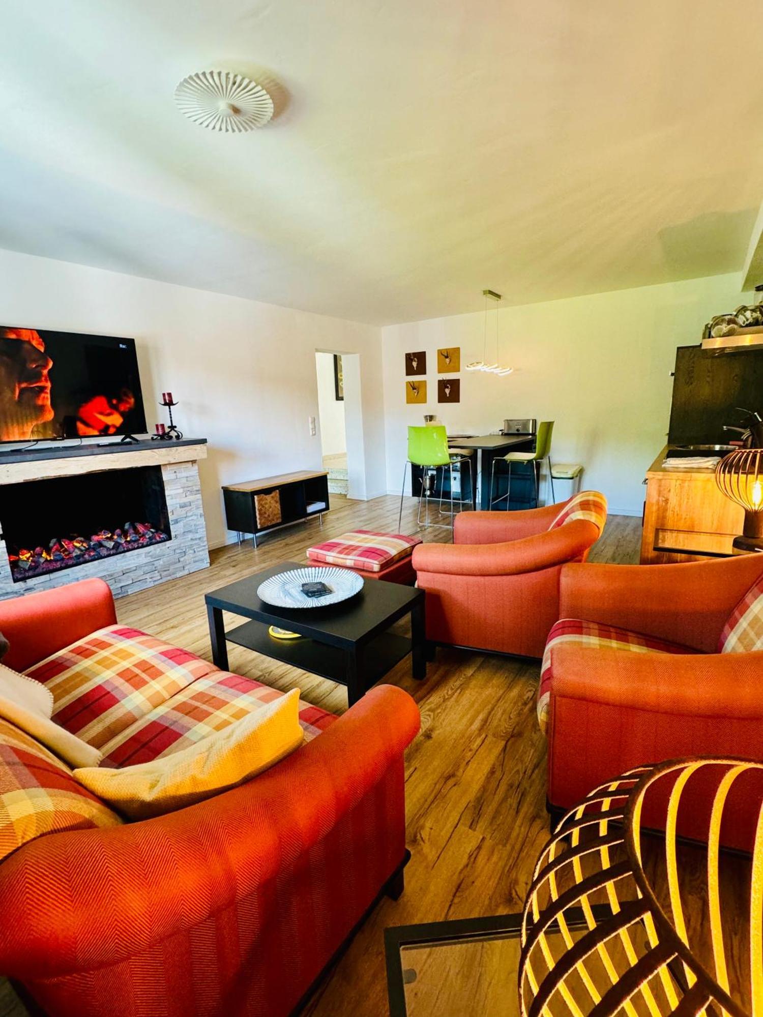 Eifelsuiten - Mit Sauna, Kamin Und Balkon In Der Vulkaneifel - Kerpen Loogh Apartment